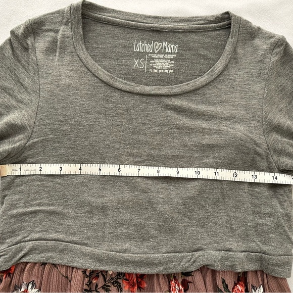 Latched Mama long sleeve babydoll blouse for breastfeeding and pregnancy - Picture 3 of 6